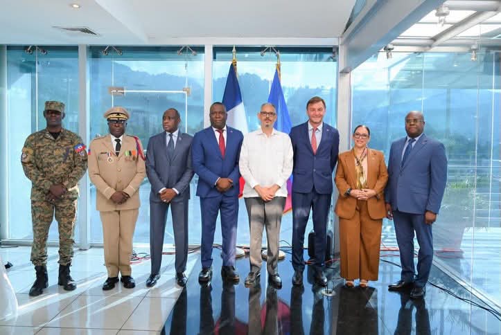 France-Haïti: au terme de sa mission, Antoine Michon reçoit les hommages du gouvernement haïtien